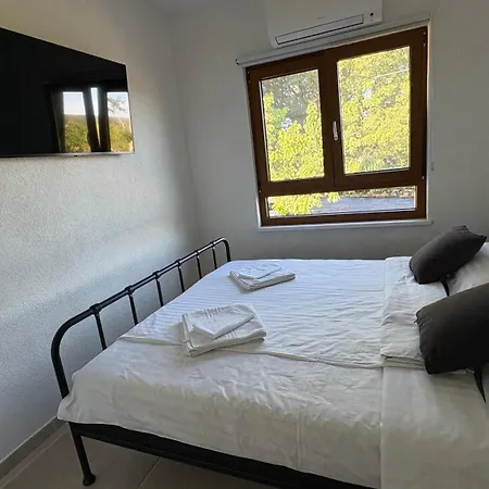 House Rudnik In Silent Village, Island Krk בית נופש