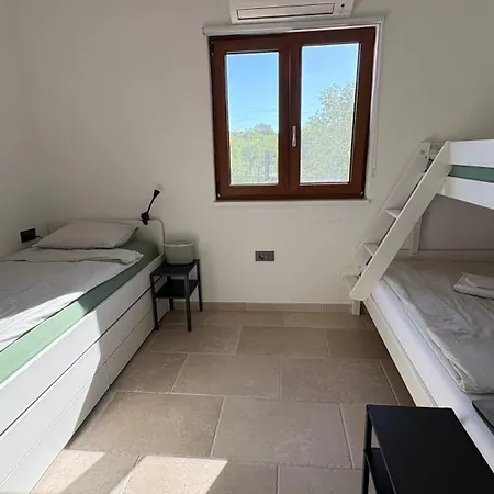 House Rudnik In Silent Village, Island Krk בית נופש *