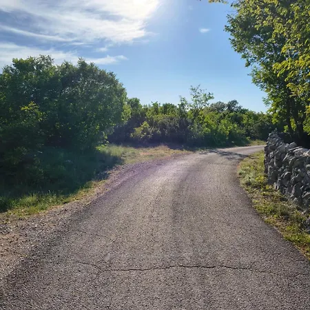 House Rudnik In Silent Village, Island Krk בית נופש *